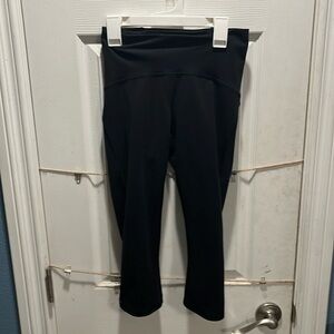 Women’s pair of Lululemon stretchy pants/yoga. Size 4